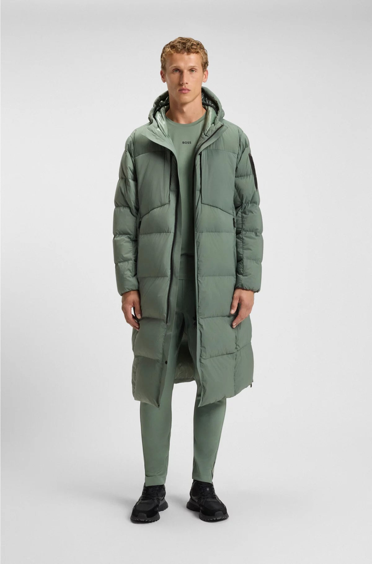 LONG-LENGTH DOWN JACKET IN WATER-REPELLENT STRETCH FABRIC