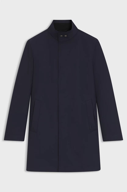 COAT WITH CONCEALED CLOSURE