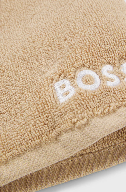 EGYPTIAN-COTTON WASH MITT WITH CONTRAST LOGO